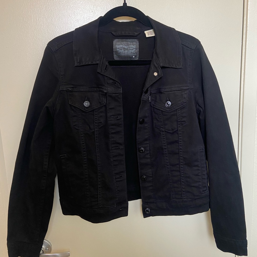 Black Levi’s Denim Trucker Jacket